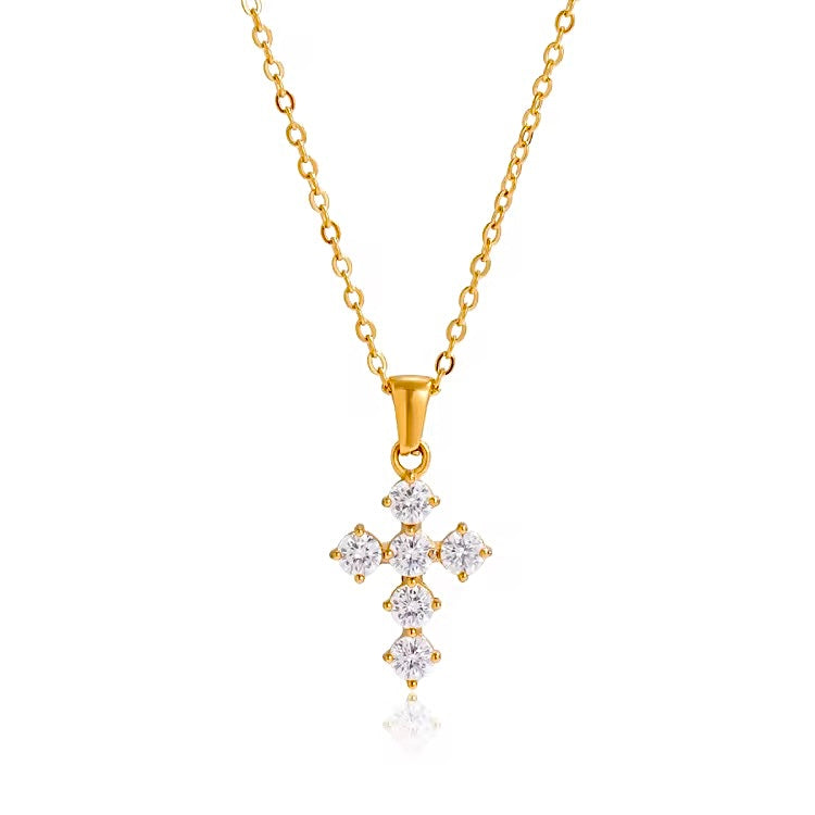Collier Éloa - croix zircones dorée - fond blanc