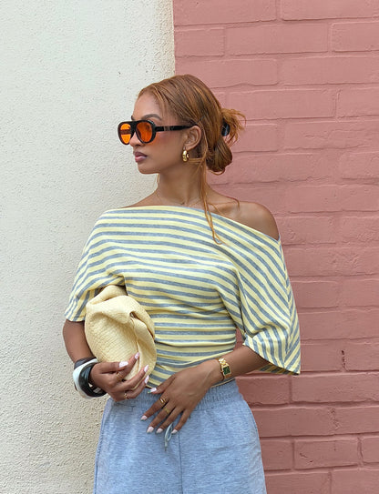 Créoles chunky dorées - look lifestyle