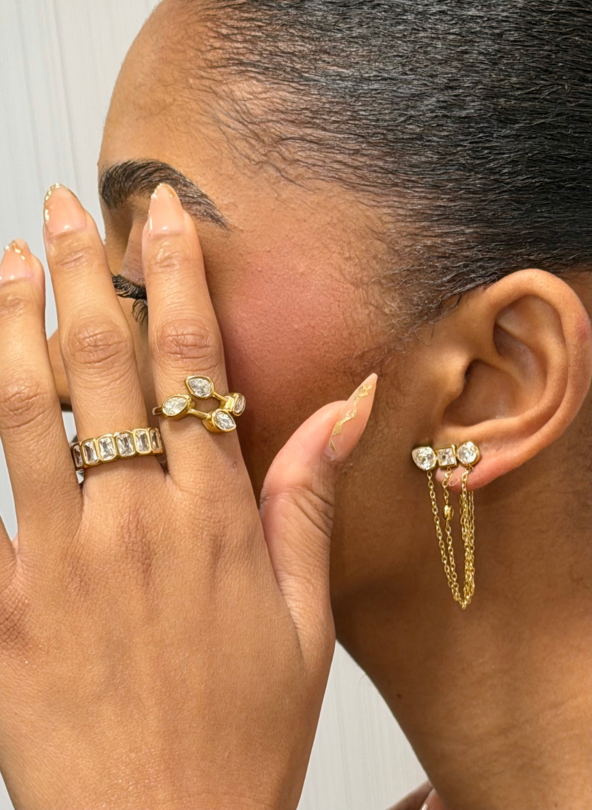 Boucles d'oreilles Lena – portées vue de côté